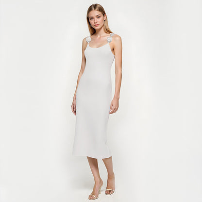 Violet | Elegant Öppen Rygg Midi Klänning med Blomdetaljer